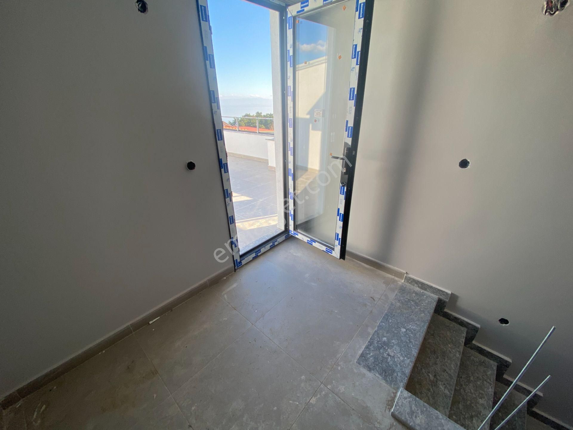 Altınoluk İlkbahar'dan Muadili Olmayan Deniz Manzaralı Triplex Villalar - Görsel 27