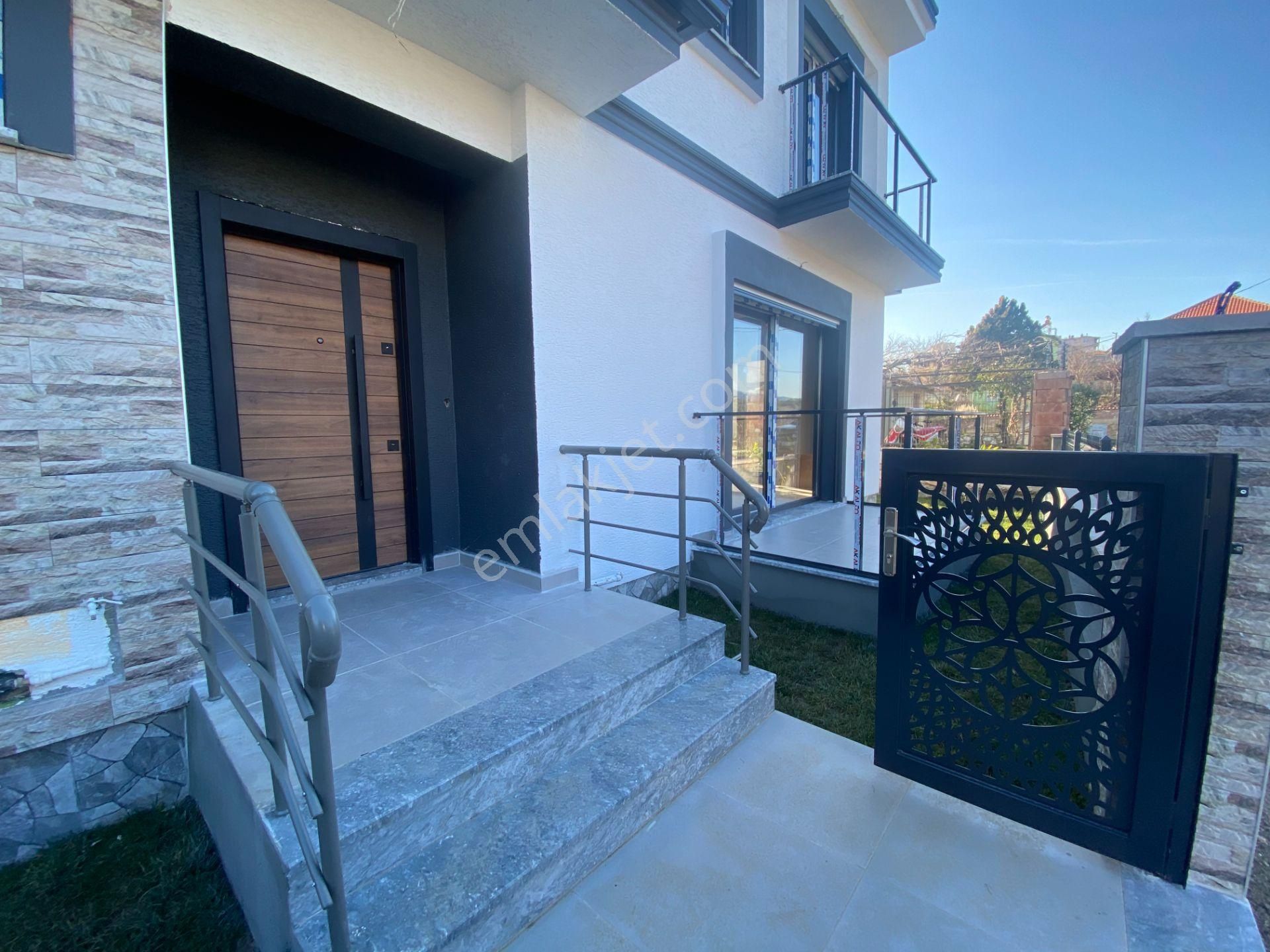 Altınoluk İlkbahar'dan Muadili Olmayan Deniz Manzaralı Triplex Villalar - Görsel 4