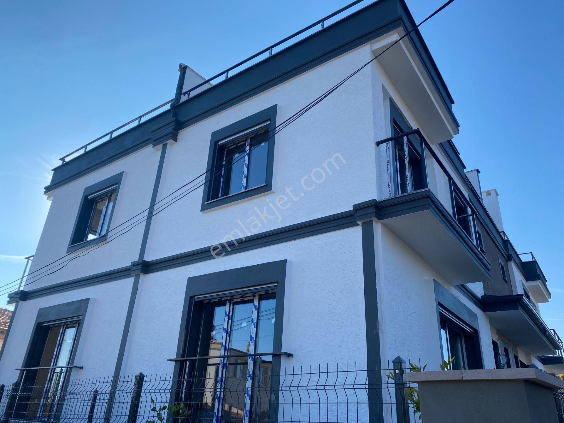 Altınoluk İlkbahar'dan Muadili Olmayan Deniz Manzaralı Triplex Villalar - Görsel 9