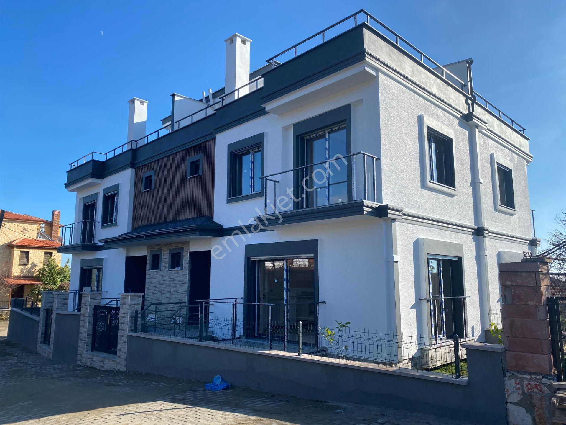 Altınoluk İlkbahar'dan Muadili Olmayan Deniz Manzaralı Triplex Villalar - Görsel 10