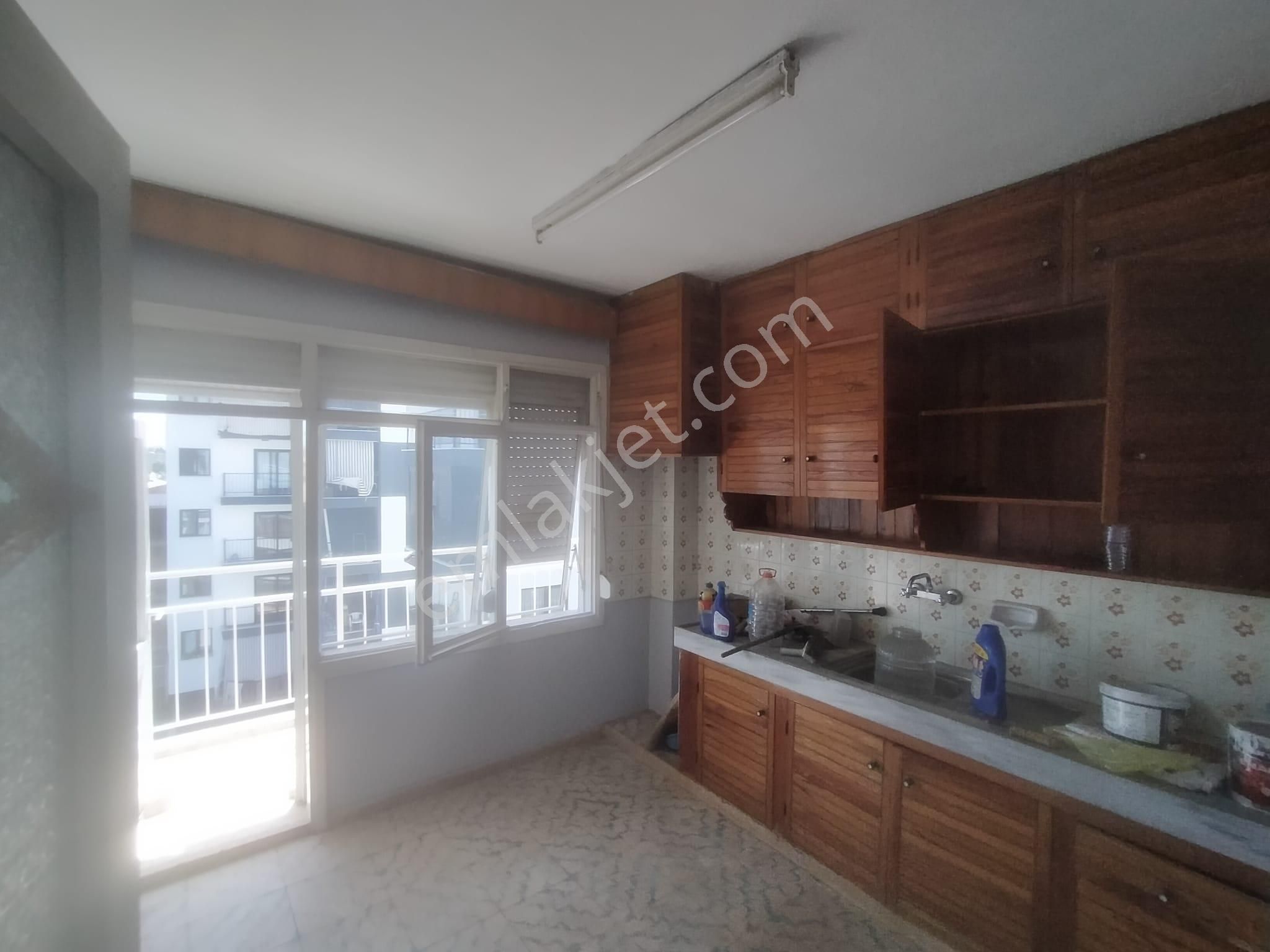 Manisa Salihli Sağlık Mah Satılık 3+1 Yatırımlık Sobalı Daire