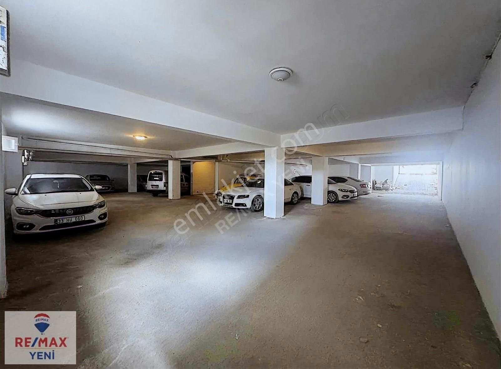 Remax Yeni'den Pazarcık Ana Cadde Üzeri Geniş 3+1