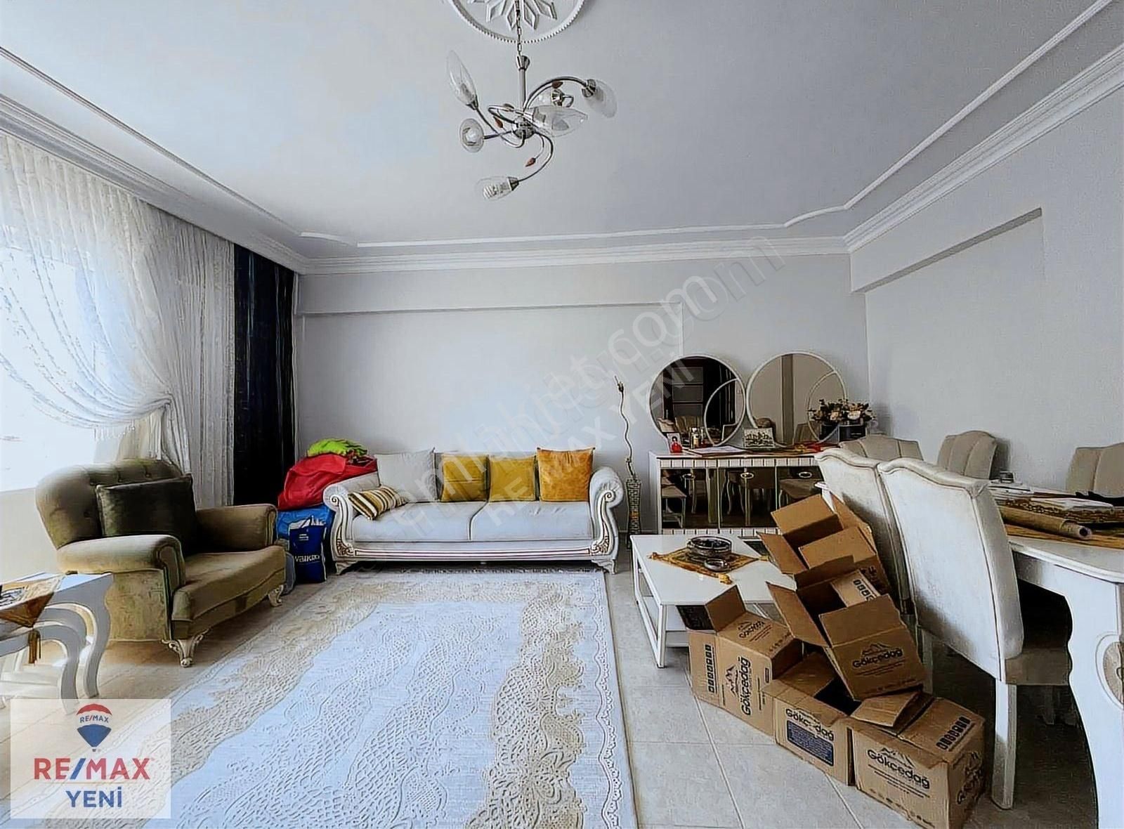 Remax Yeni'den Tekerek Ayranpınar Karşısı Site İçi 4+1 Daire