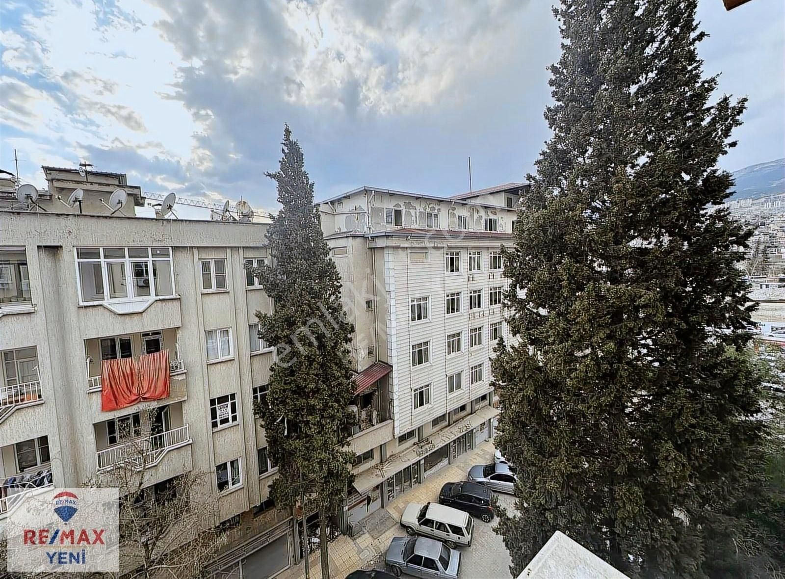 Remax' Ten Full Eşyalı Çarşının Merkezinde Satlık Ofis