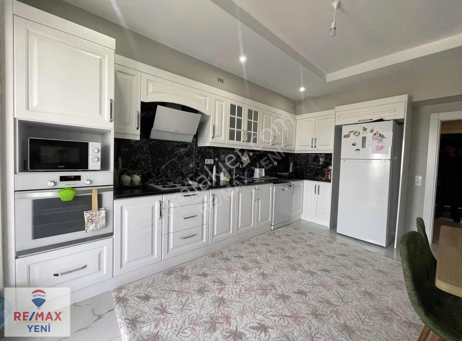 Remax Yeni'den Germenıcıa Çarşı Civarı Satılık Lüks Geniş 4,5+1