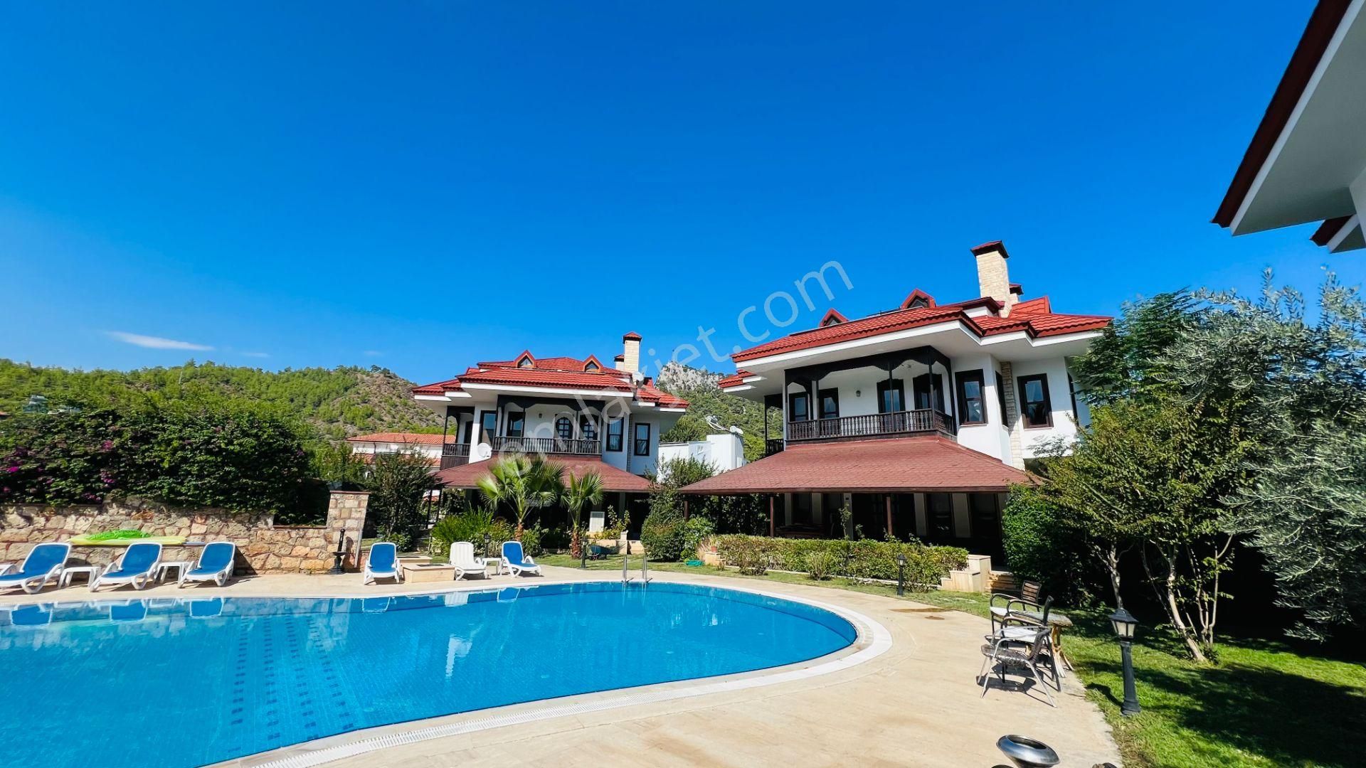 Antalya Kemer Kiriş Site İçinde Satılık Müstakil Villa