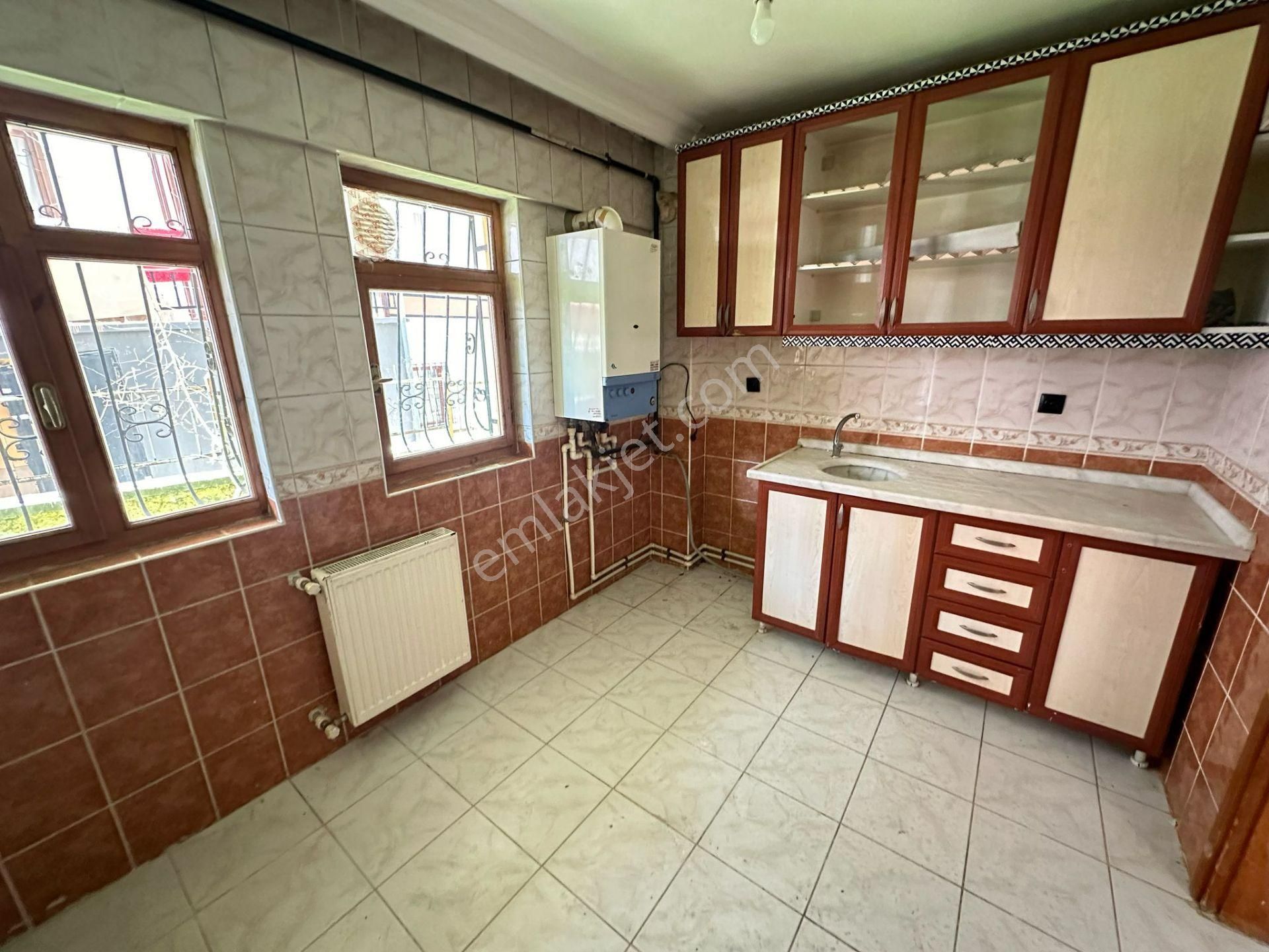 Bademlik Yolu Caddesi Yakını Açık Cepheli 3+1 Kiralık