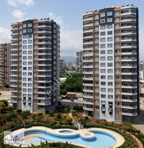 Turyap Sistem Bahçeli Evler'de Lüks 4+1 Site'de Geniş Daire