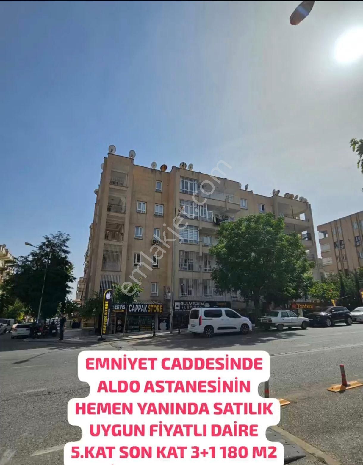 Niuet Caddesinde Satılık Çok Uygun Daire