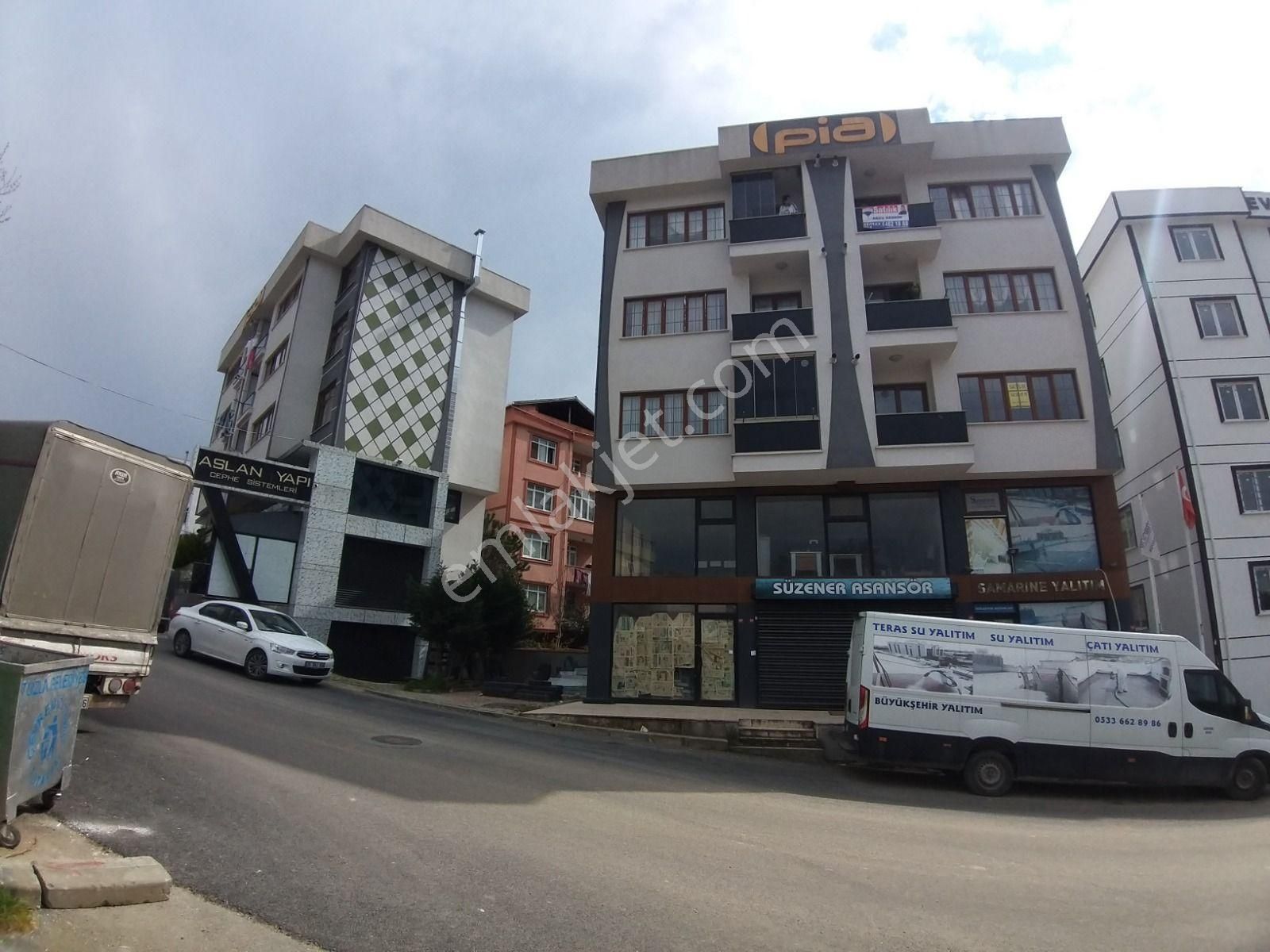 Tuzla Aydınlı Hacetderesine Yakın Konumda Asma Katlı Dükkan