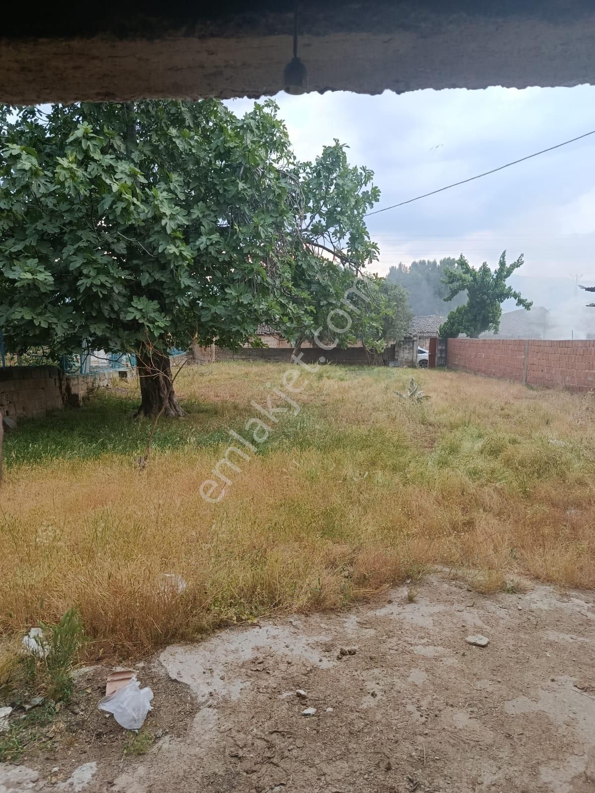 İzmir Ödemiş Kaymakçı Mahallesi'nde Satılık Avlulu Kerpiç Ev