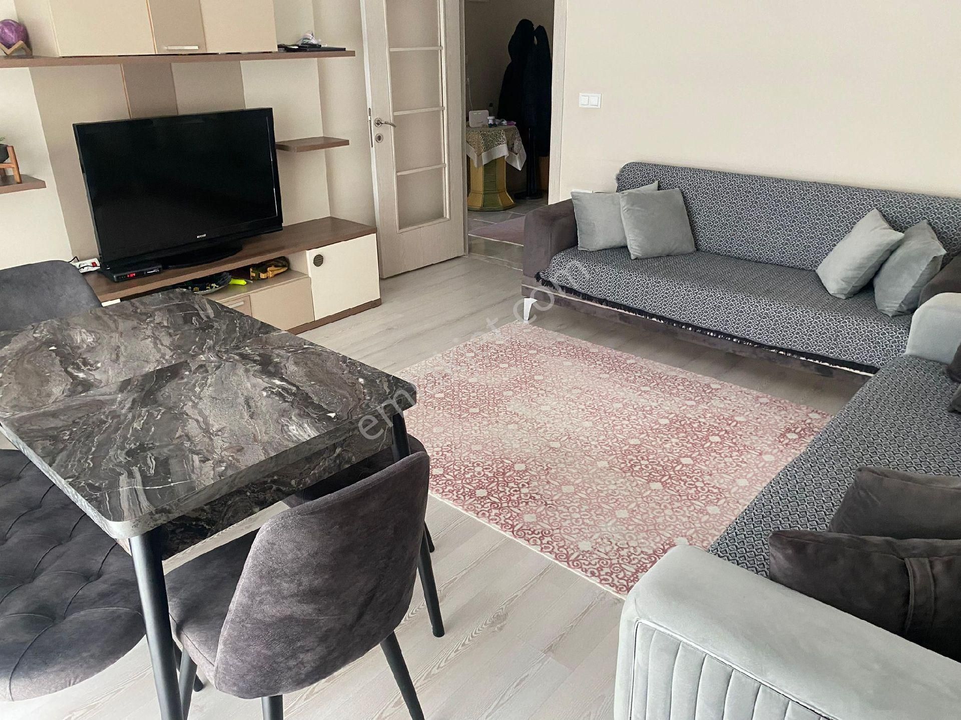 Arı Emlak'tan Satılık 2 T1 90m2 Daire
