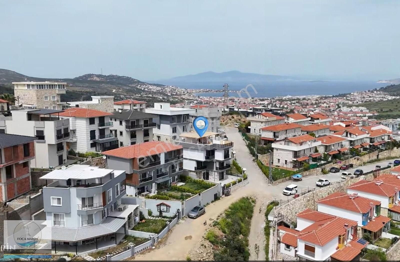 Yenifoça' Da Bağımsız Girişli Ve Bahçeli 3 +1 Satılık Dubleks