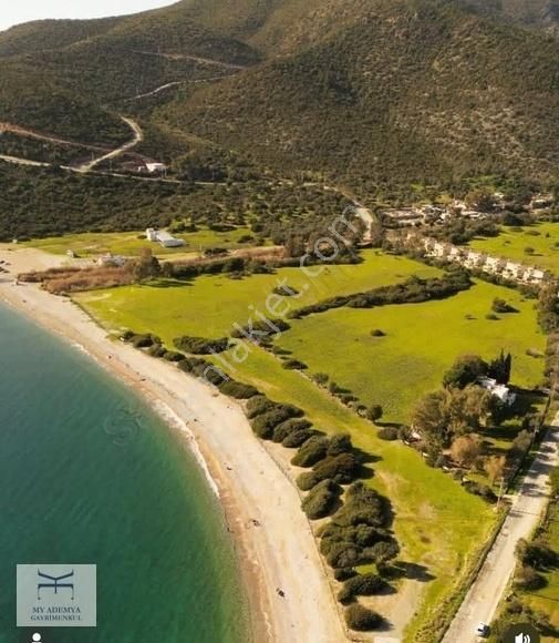 Bodrum Kızılağaçta Yerleşimin İçinde 1.250m2 Satılık Arazi