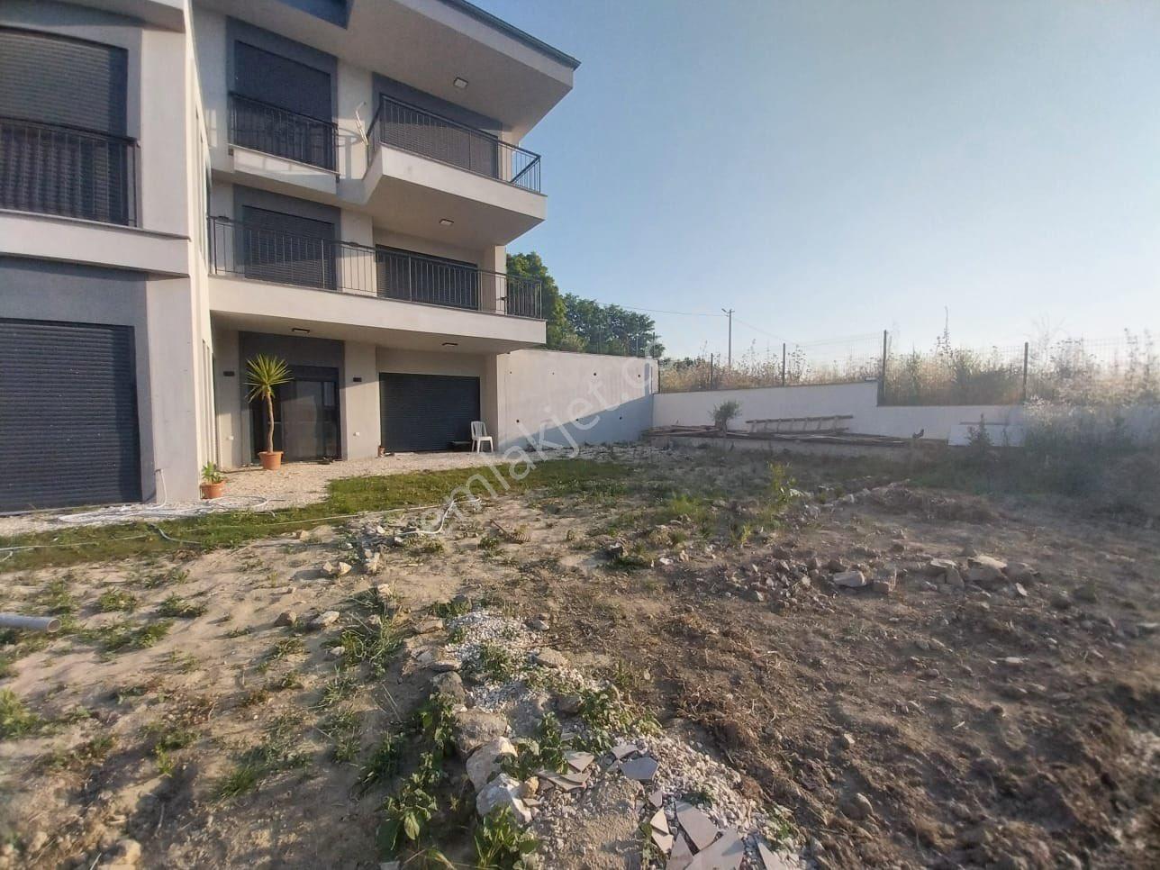 Kuşadası Yaylaköy'de Geniş Bahçeli,sıfır 7+1 Lüks Villa - Görsel 32