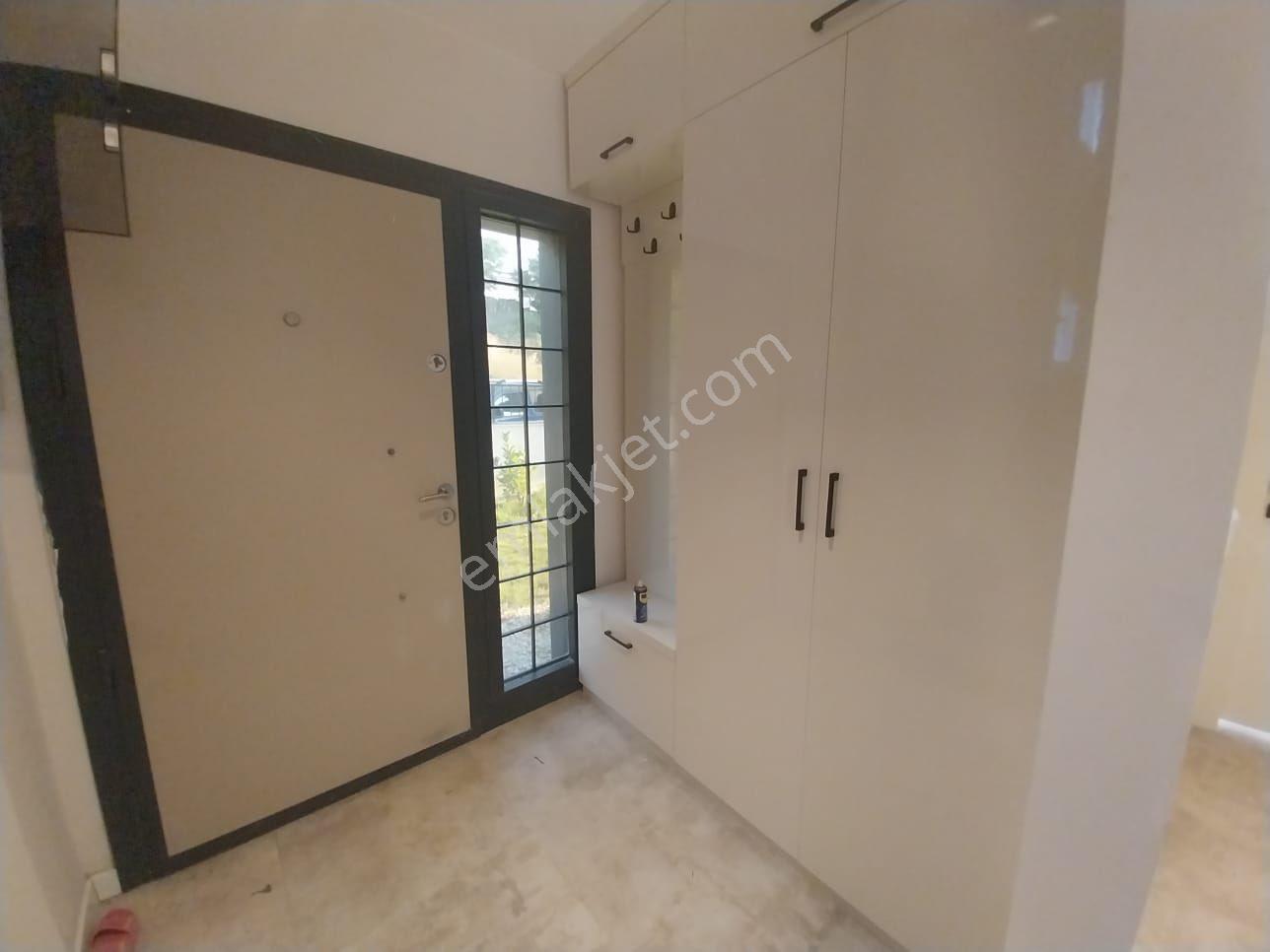 Kuşadası Yaylaköy'de Geniş Bahçeli,sıfır 7+1 Lüks Villa - Görsel 21