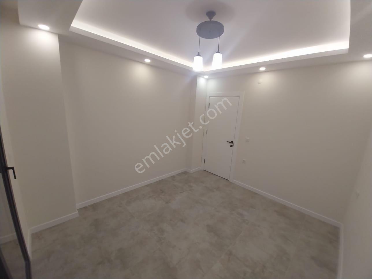 Kuşadası Yaylaköy'de Geniş Bahçeli,sıfır 7+1 Lüks Villa - Görsel 10