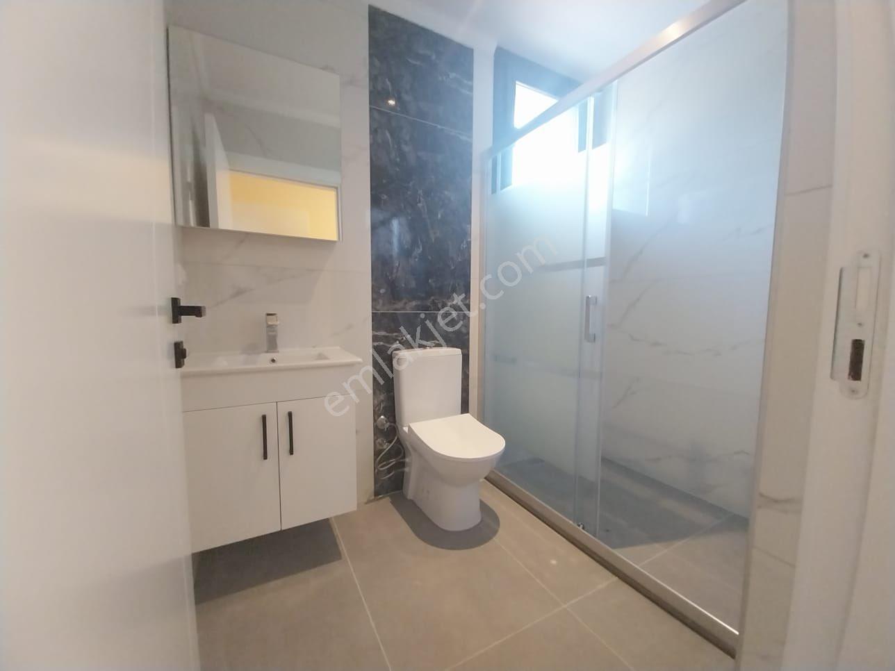 Kuşadası Yaylaköy'de Geniş Bahçeli,sıfır 7+1 Lüks Villa - Görsel 24