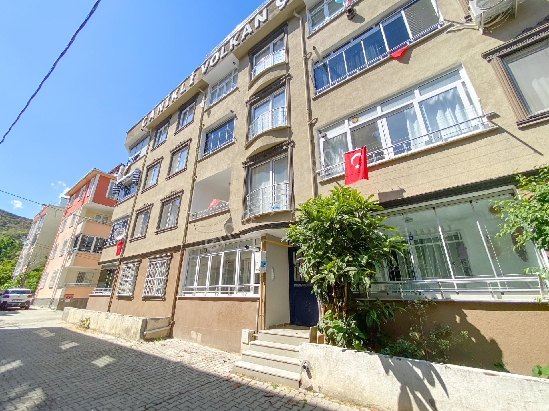 Kumbağ Merkezi Konumda Geniş Balkonlu Kiralık 1+1 Daire