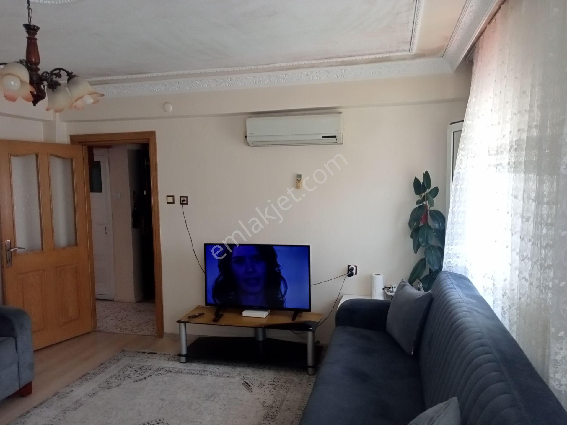 Satılık 2+1 Masrafsız 3 Katlı 3 Katı Belediye Evlerin De 2150000 Tl..