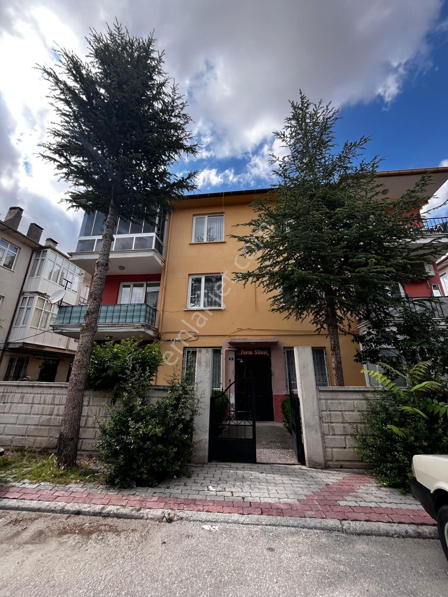 Meram/aşkan Mah.(necmettin Erbakan Üniversitesi'akef' Yanı) 3+1 Geniş Satılık Fırsat Daire