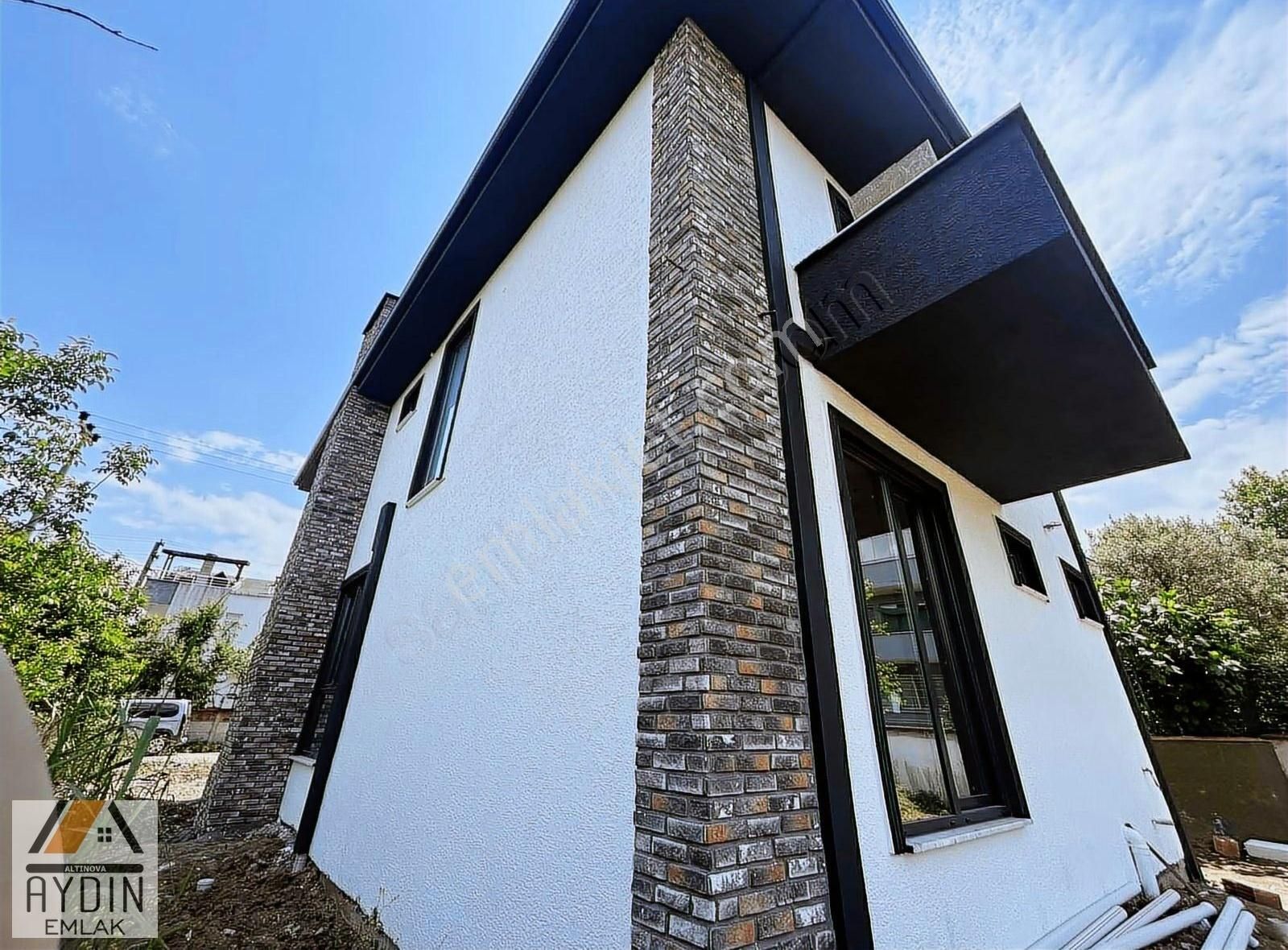 Kaytazdere Sahilde Dekorlu 4+1 200 M2 Sıfır Villa