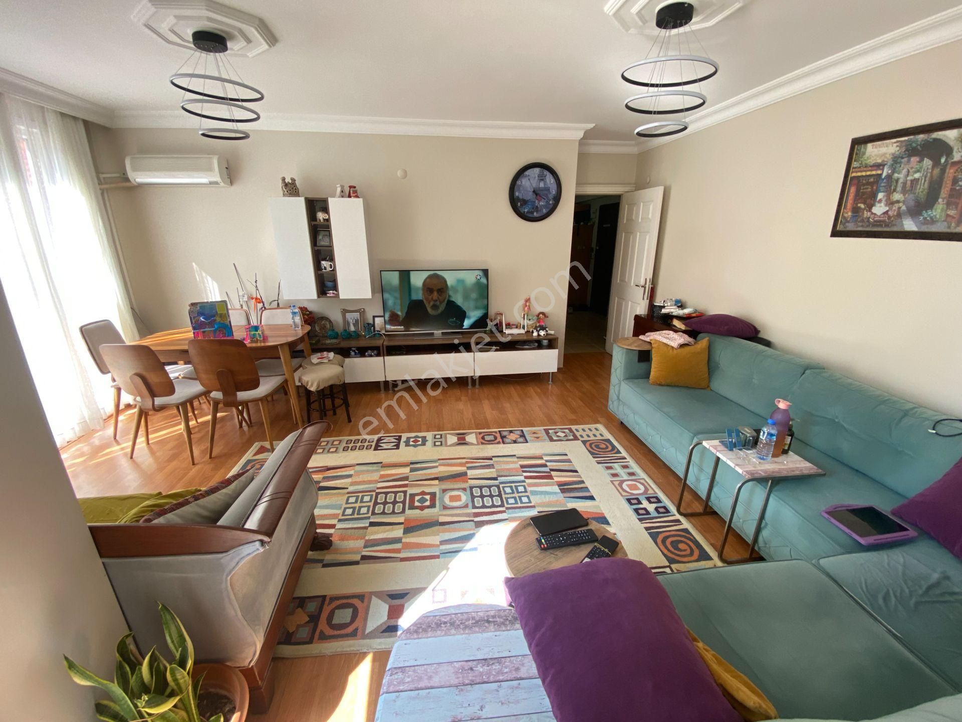 Lidya Emlak'tan Yeşil Sokak'ta 3+1 150 M2 Ara Kat Satılık Daire