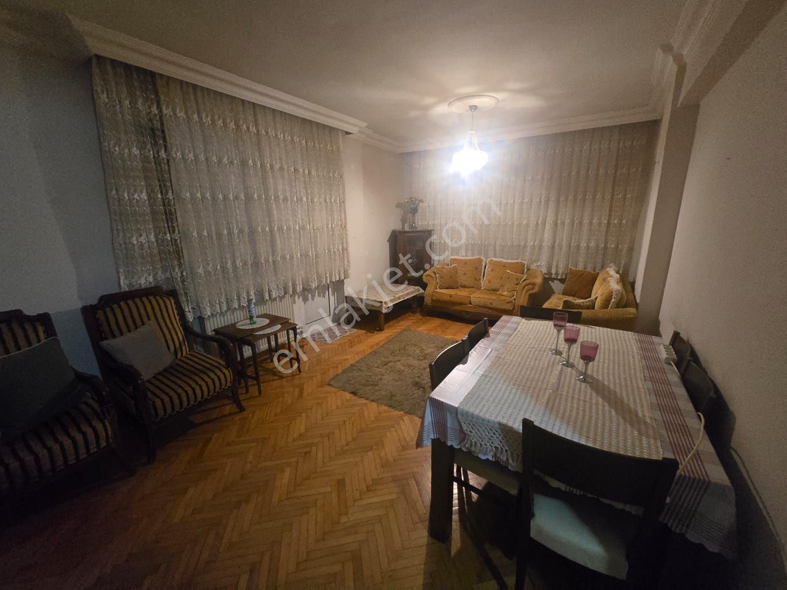 Rekoor Emlaktan Uğurmumcu Parkı Yakını 3+1 Eşyalı Kiralık Daire