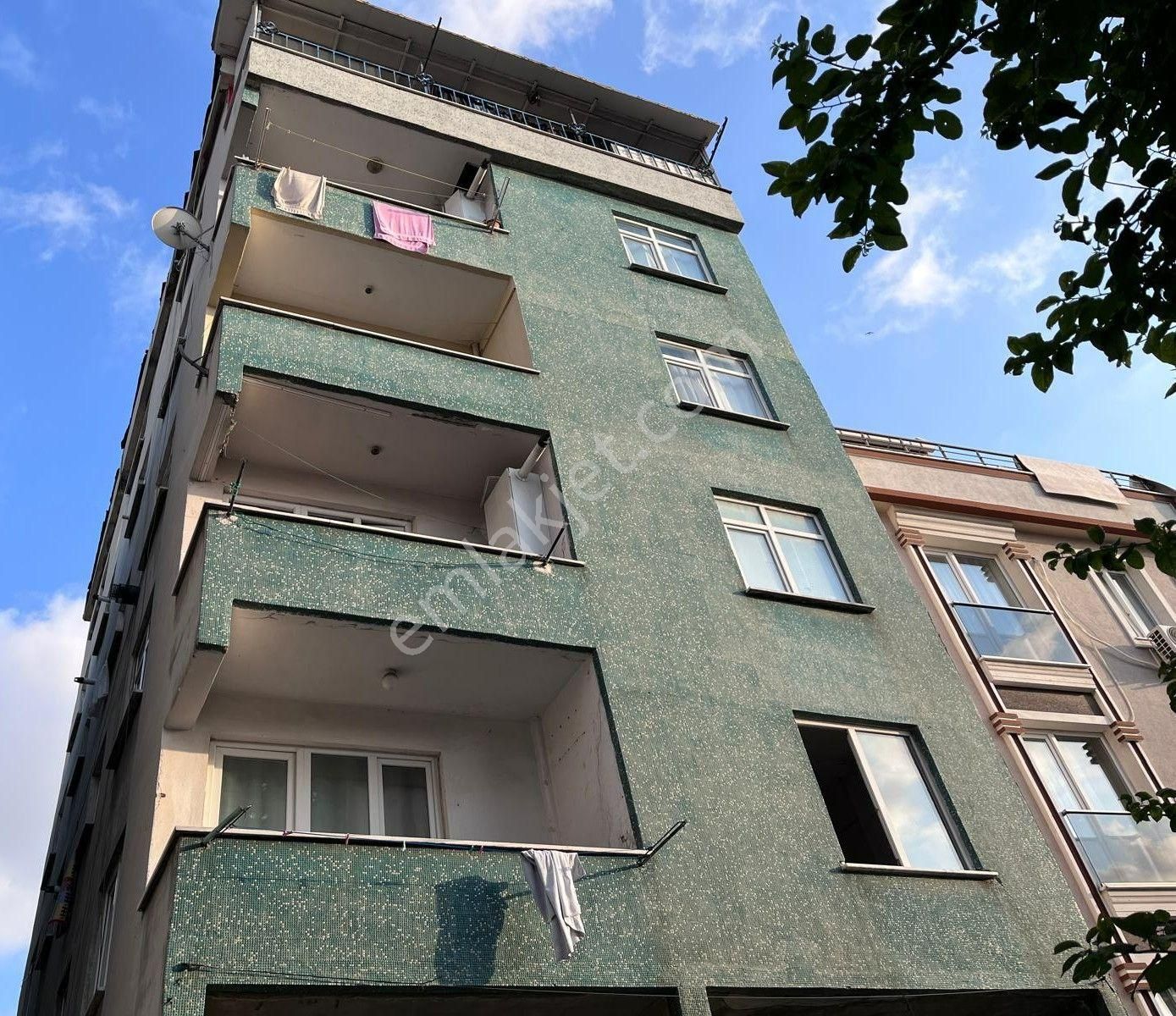 Bağcılar Yıldıztepe Mah Satılık 24,7 Hisse Daire 2.ara Kat 1+1