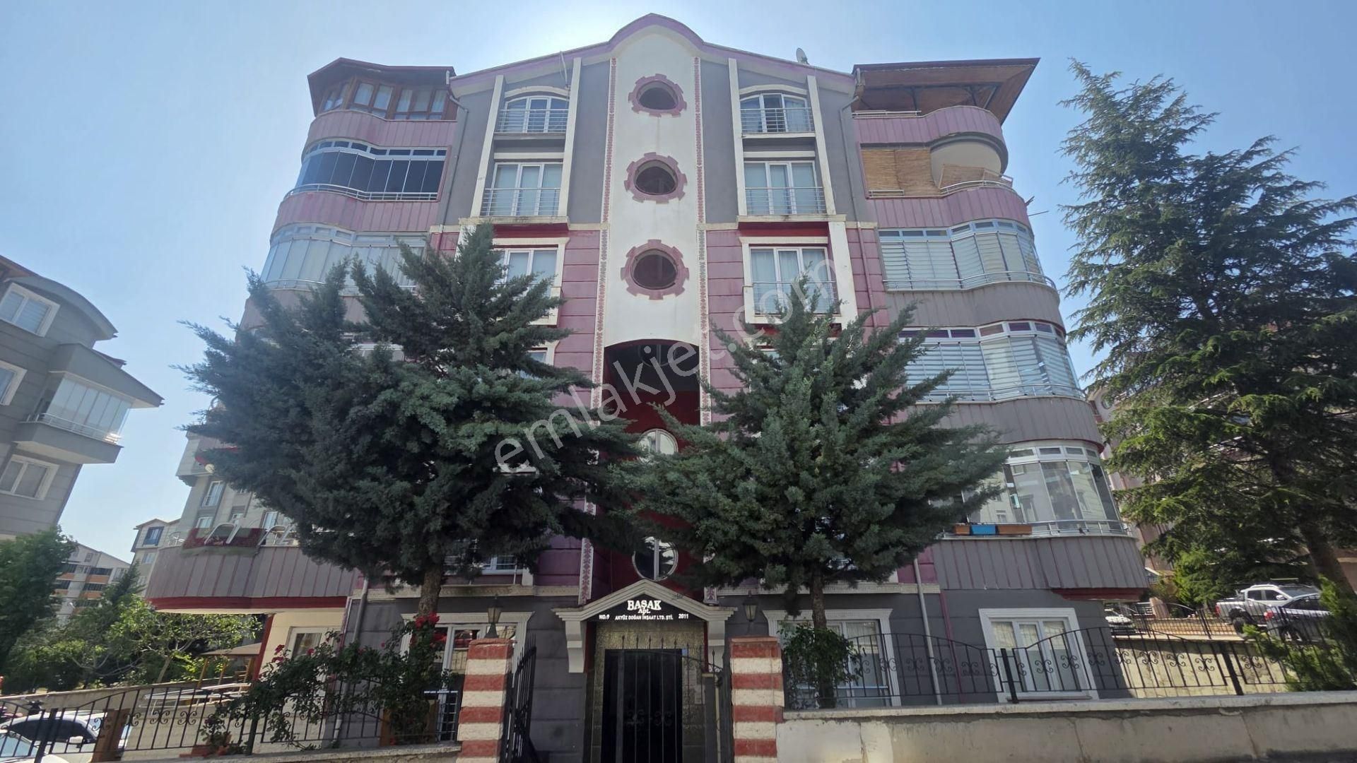 Vadi Emlak'tan 3+1 Karşıyaka Da Kiralık Daire