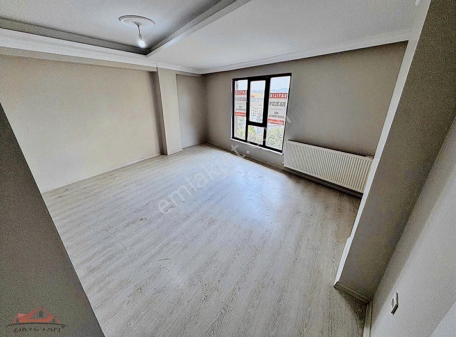 Eyüp Akşemsettinde Çift Giriş+asansör Boş Dublex 5+1 200m2 6.750