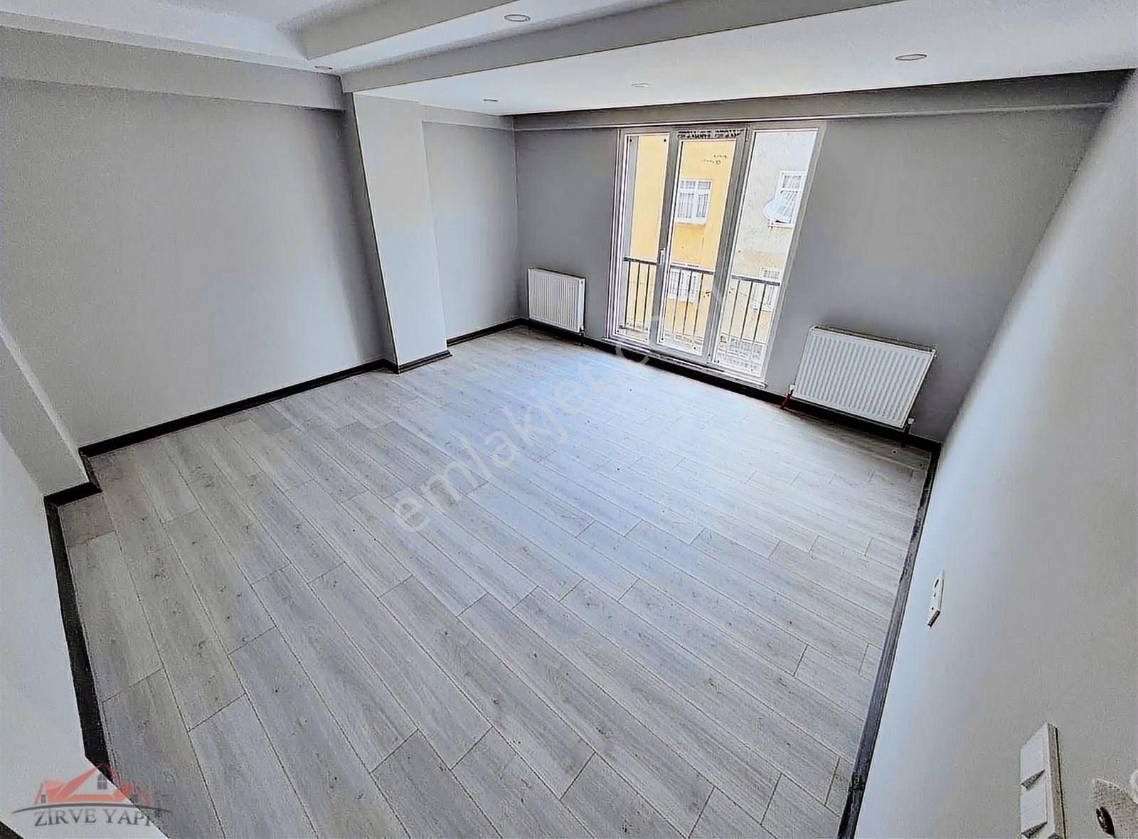 Eyüp Akşemsettin Sıfır Metro Dibi Boş 1.kat 3+1 130m2 7.300.000t