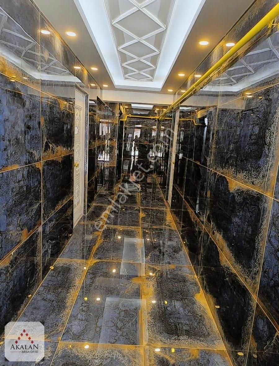 Akalan Murat Dan İstiklal Mahallesi'nde Satılık 2*1