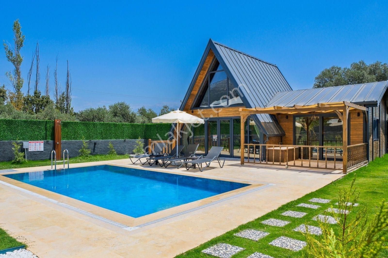 Seydikemerde 5700 M2 İçerisinde Tine House Olan Tarla