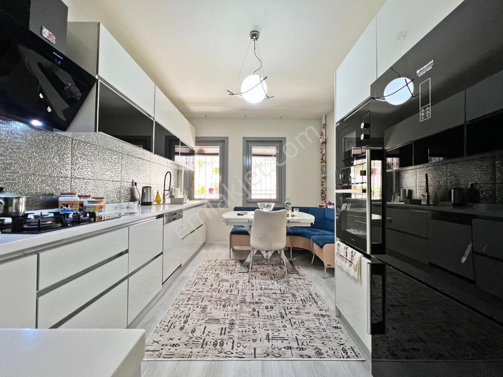 Etlik Cadde Üzerinde Asansörlü Genç Binada 140m2 Bağımsız Yapılı