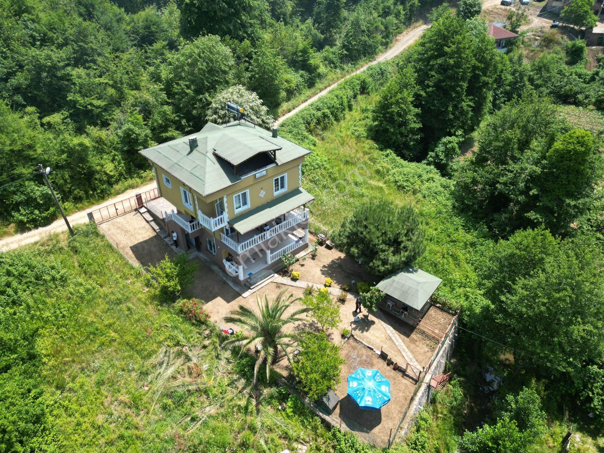 Akçakoca Melenağzın'da Bulunan Triplex Villa 449m2 Arsa