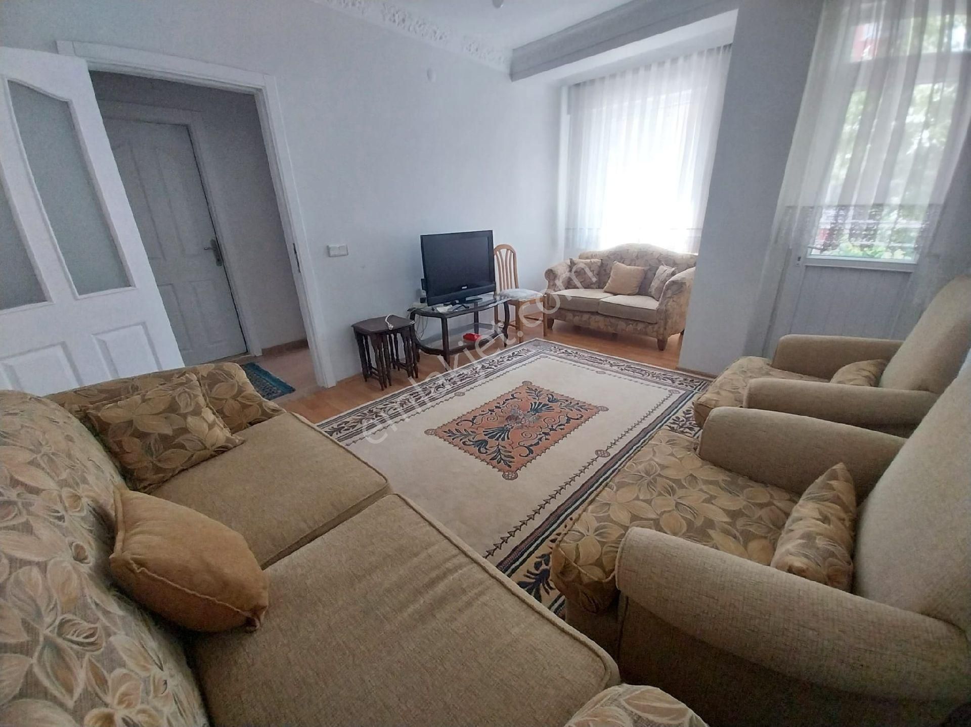 Bahçelievler Merkezi Konumda Eşyalı Kiralık 2+1 Daire