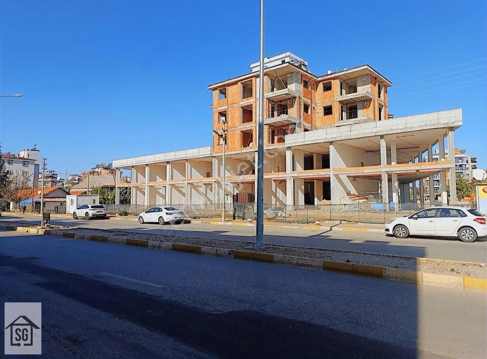 Hüsnü Karakaş Mah. Hastane Caddesi Toptancı Haline 5 Dk. Mesafe