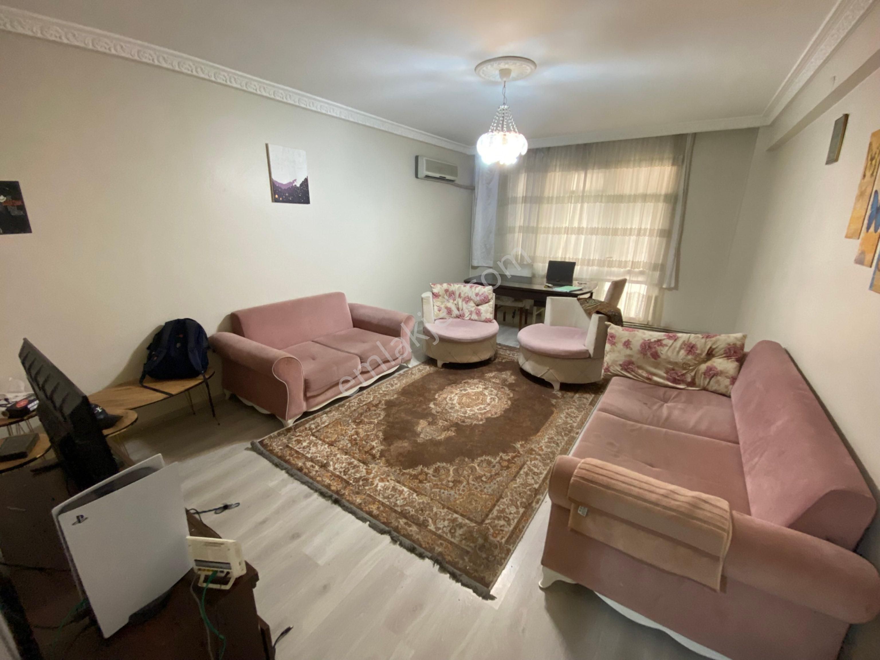 Delta’dan Metrobüse 2 Dakika 2+1 Full Eşyalı Kiralık Site İçşnde Yüksek Giriş Daire