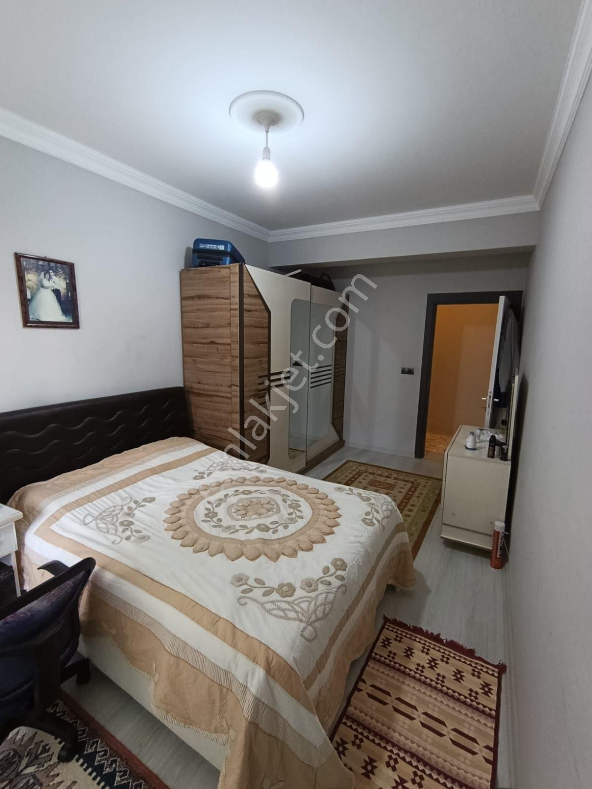 Latmos Gayrimenkulden Çarsı İçinde Satılık 2+1 Ayrı Mutfak 110 M2 Daire