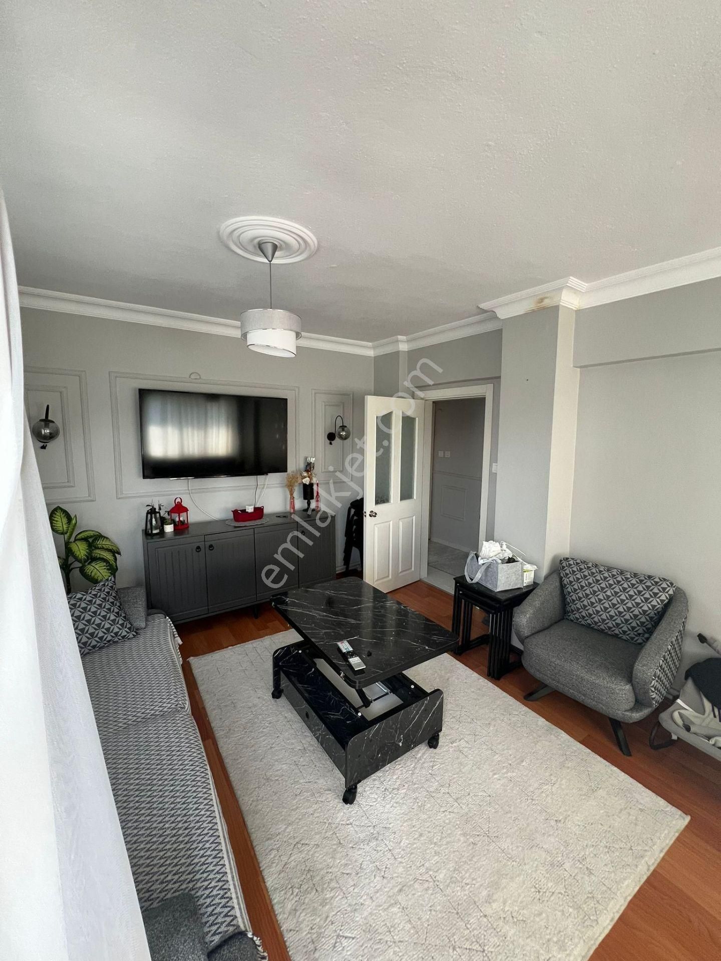 Ayazağa Büyükşehir Belediye Bloklarında Kiralık 2+1 Daire