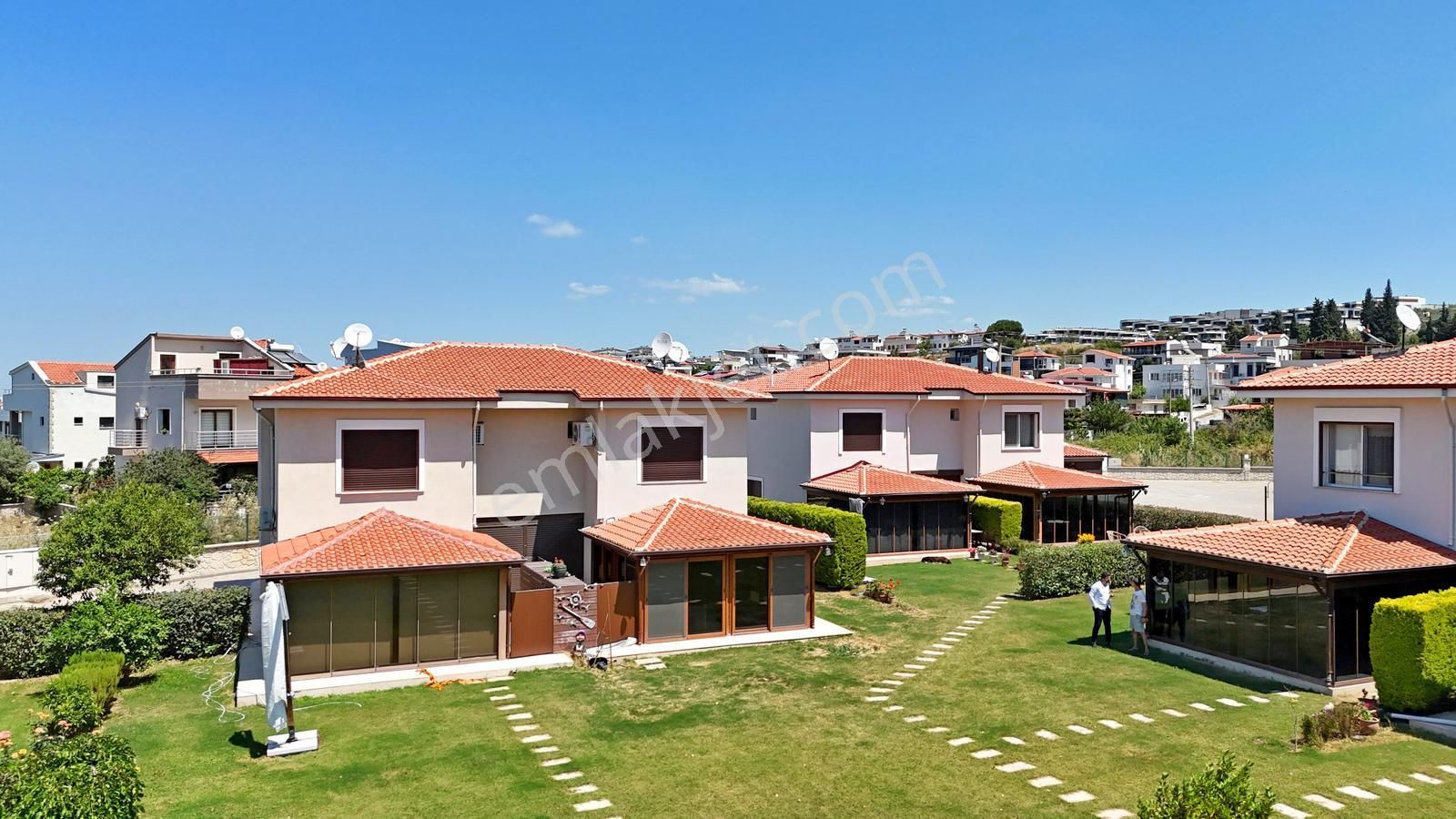 Kuşadası Soğucakta Havuzlu Güvenlikli Site İçerisinde 3+1 Dubleks Villa