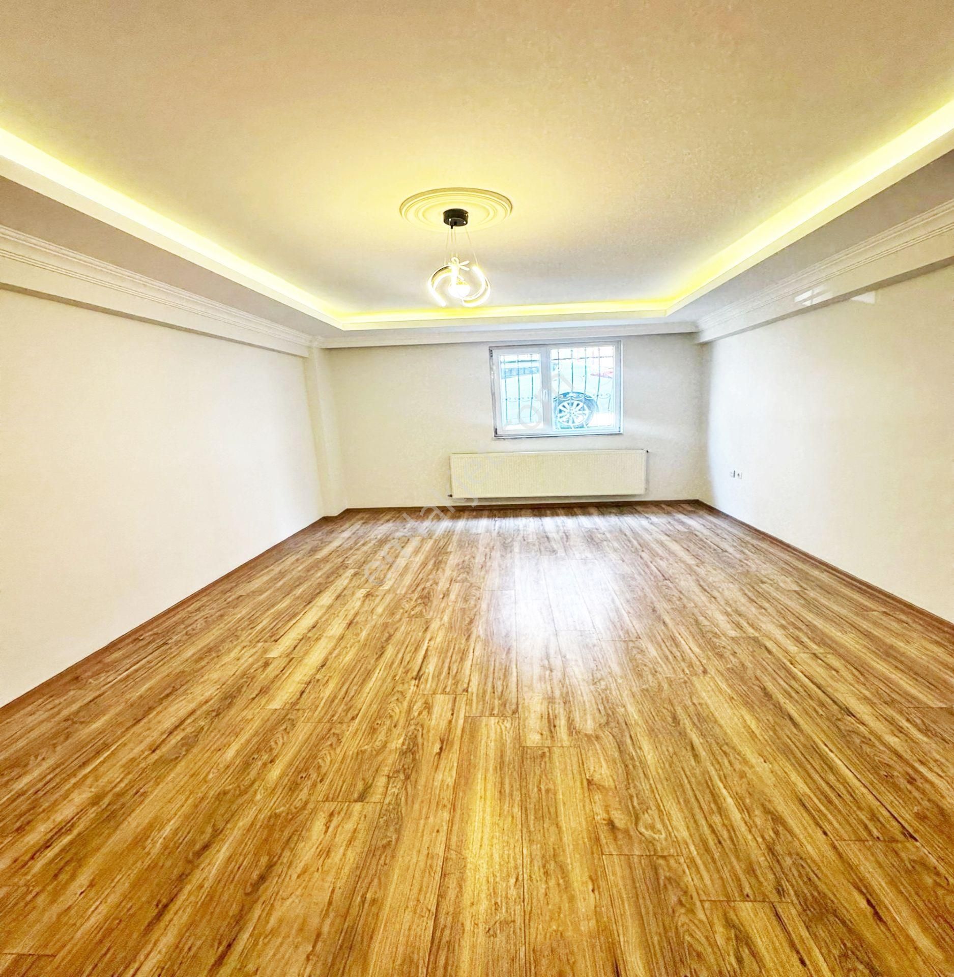 Metrobüse Çok Yakın 120 M2 Temiz Sorunsuz 2+1 Satılık Daire