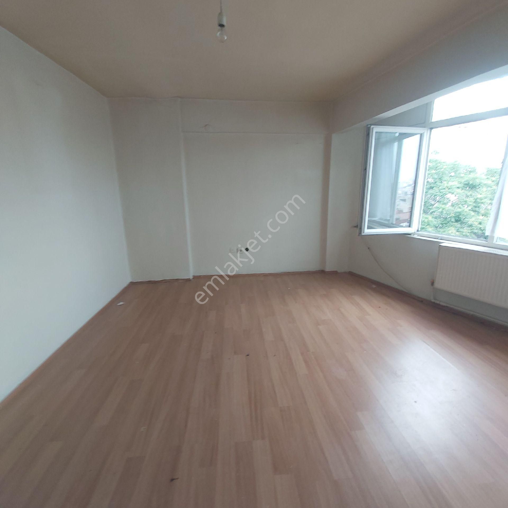 Beyoğlu Kasımpaşa Kaptanpaşa Mah Doğalgazlı 1+1 Daıre Kat 5