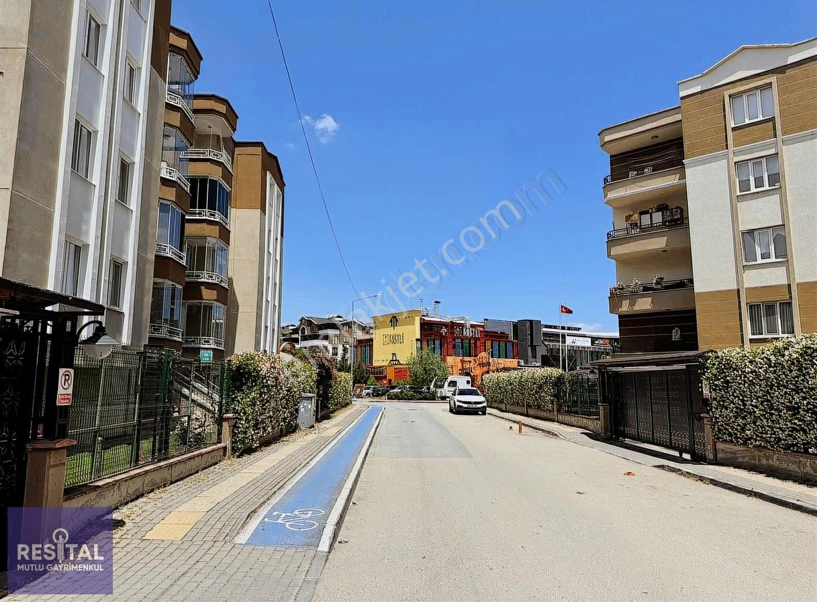 Rs Mutlu Ahmet Tanet Kışlalı Bulvarına Cephe Site İçi 3+1 Daire