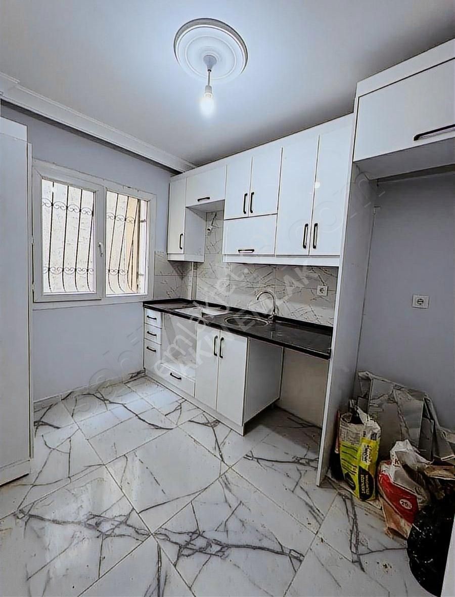 Buca Yeşilbağlar Mah. Cadde Üzeri Satılık 3+1 Masrafsız Daire