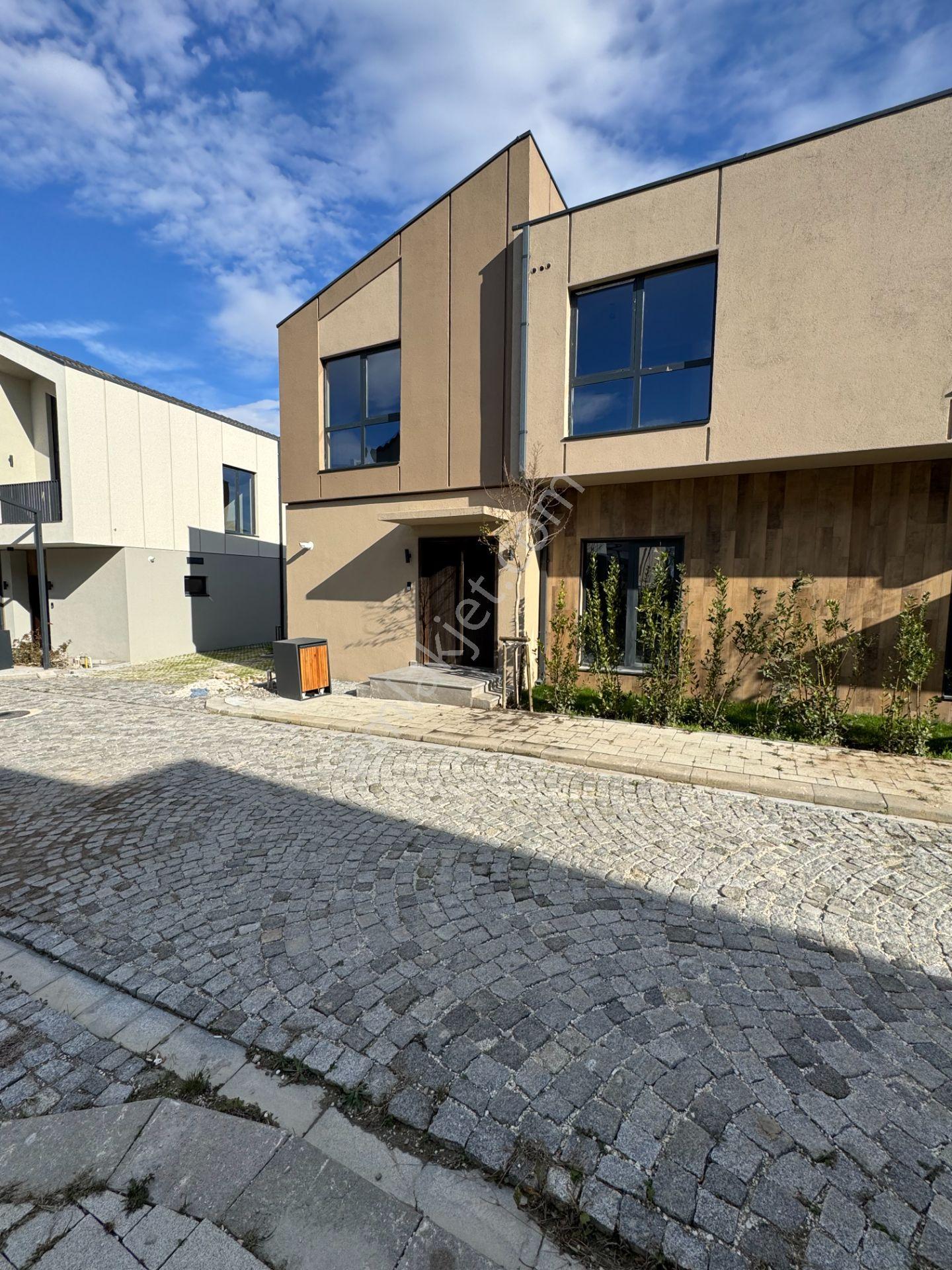 Nef Sapanca’da Müstakil Yüzme Havuzlu Villa - Görsel 3