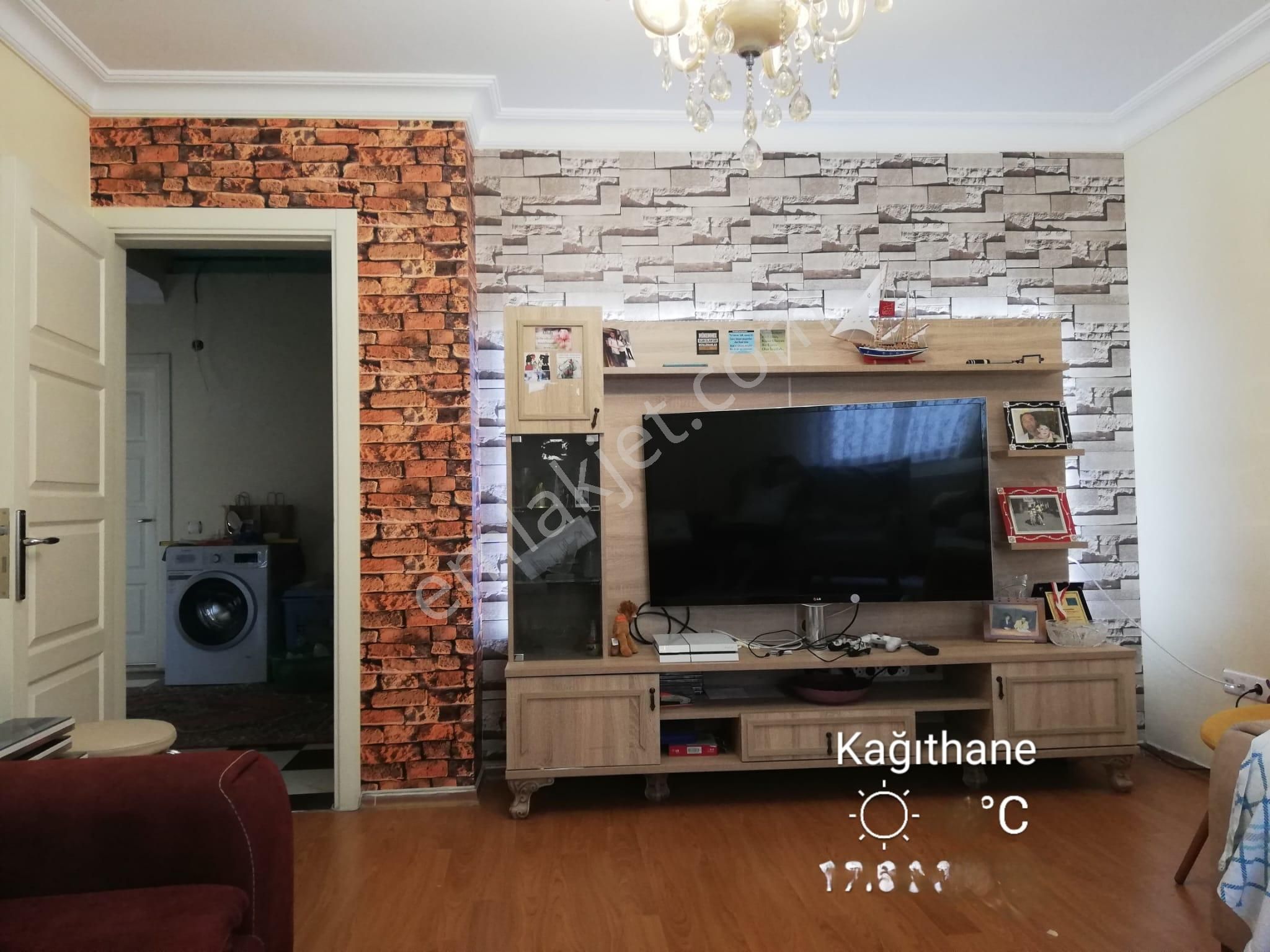Sultan Selim Mah. Toplu Taşımaya Yakın 3+2, 140m2, Dubleks Daire