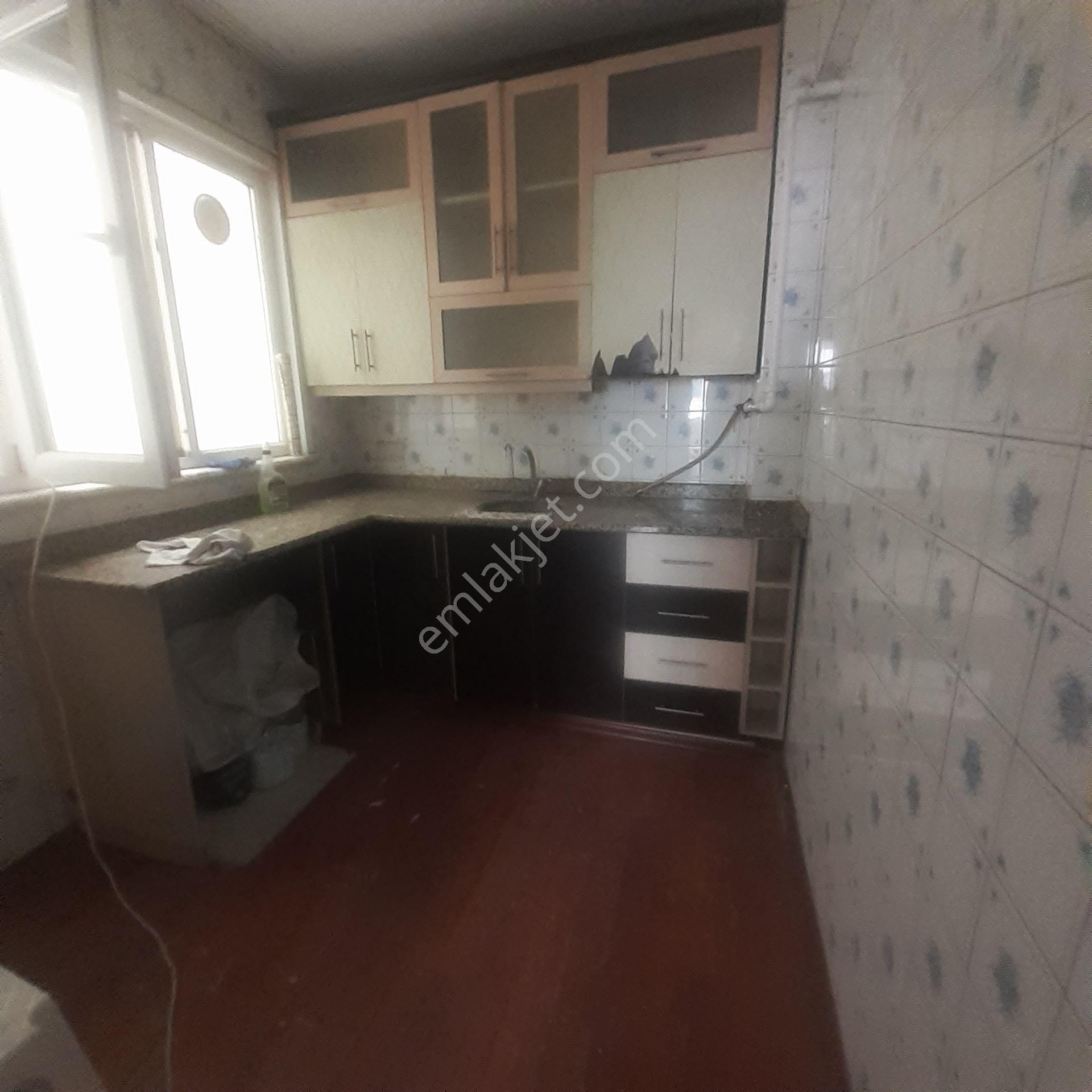 Pakemlakdan Metro Metrobúseyakın Temizboyalı Daîre