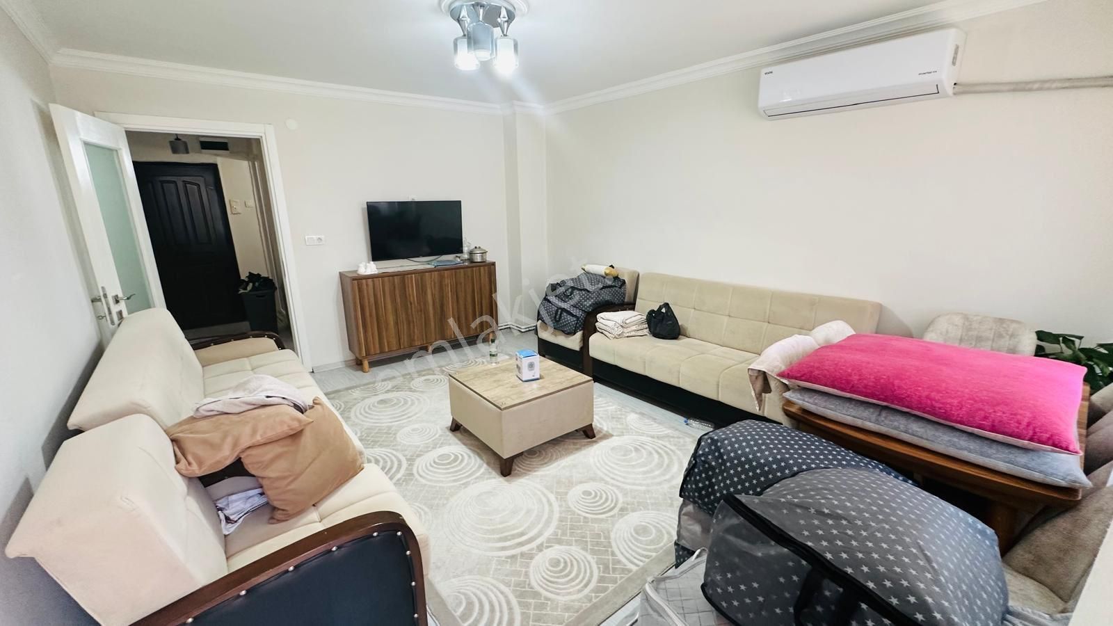Yeşilyurt Yıldız Caddesinde 3+1 125m2 Temiz Bakımlı Doğalgazlı Arakat Daire